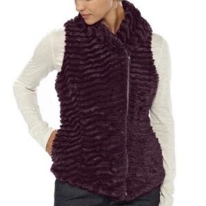 PATAGONIA DARK PURPLE SHIRRED FAUX FUR ZIPPERED VEST XS